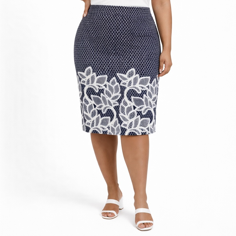 Pretty plus size geometric pattern and floral navy and white skirt in 14 / 16